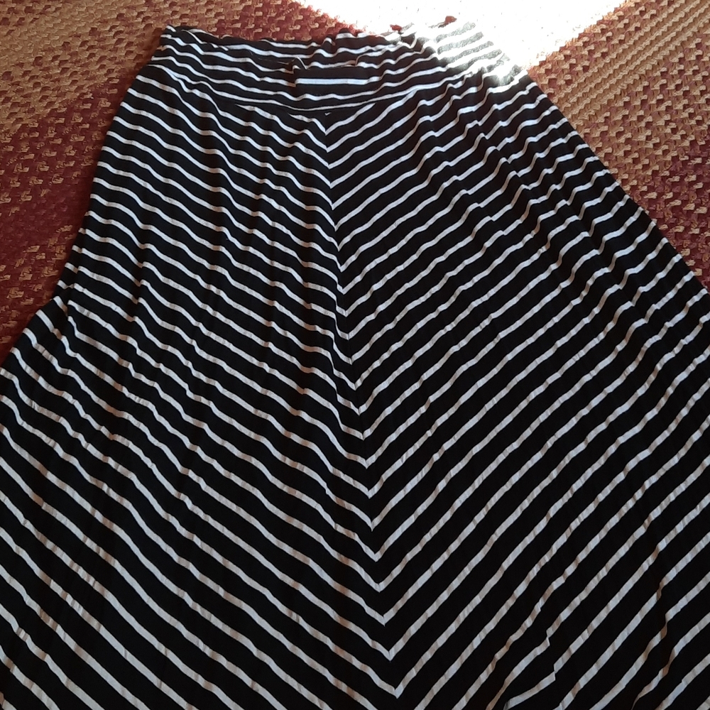 AB Studio womans maxi skirt